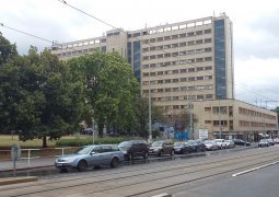 Výměna prosklených stěn – Dům odborových svazů, Praha 3